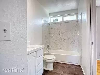 Main picture of 1435 Wilson Ave