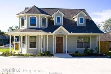 Main picture of 450 Chimney Hill Dr