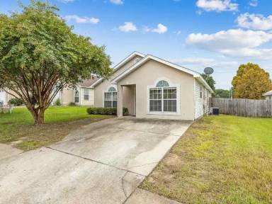Main picture of 3106 Layla St