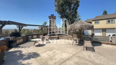 Main picture of 5009 Los Morros Way