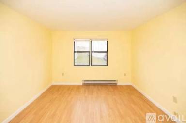 Main picture of 10 Wrentham Rd