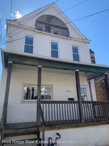 Main picture of 2208 Hawthorne Ave