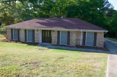 Main picture of 1601 Doerun Dr