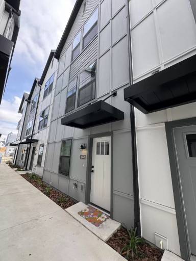 Main picture of 1091 Porter St