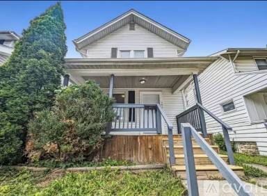 Main picture of 393 S Harris Ave