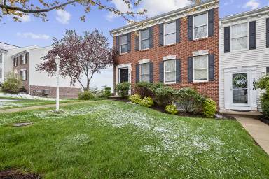 Main picture of 1052 Woodlawn Dr