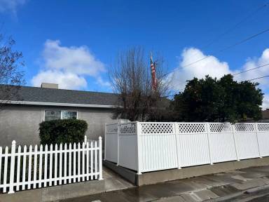 Main picture of 1620 Park Ave