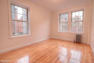 Main picture of 117 W 13th St