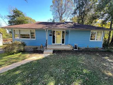 Main picture of 208 Woodland Ct