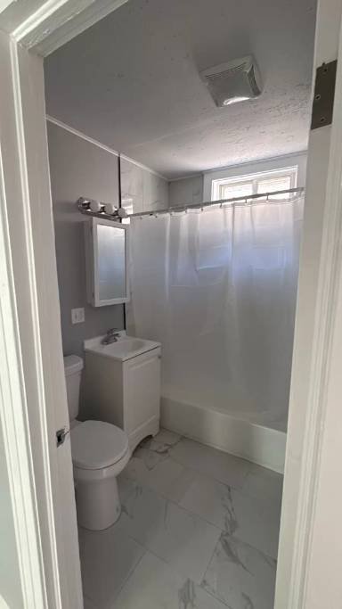 Main picture of 265 W Ivy St