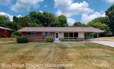 Main picture of 1720 Whispering Hills Dr