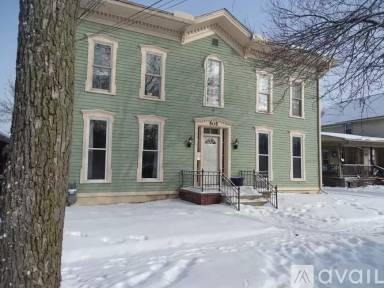 Main picture of 505 E Maumee St