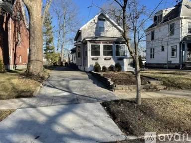 Main picture of 212 Crescent Ave