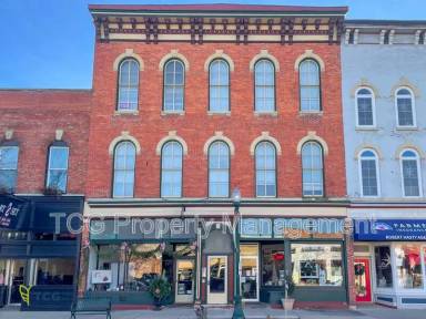 Main picture of 215 W Main St