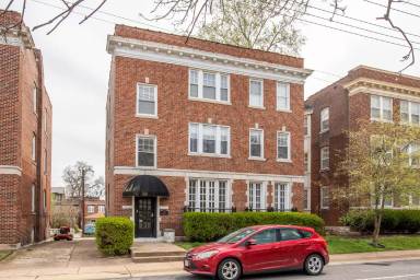 Main picture of 738 Kingsland Ave