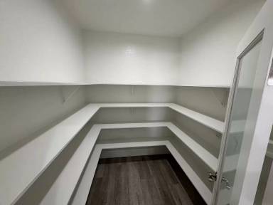 Main picture of 4601 Parkwood Dr