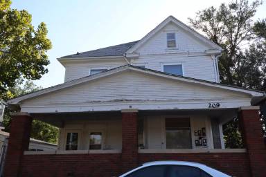 Main picture of 209 S 9th St