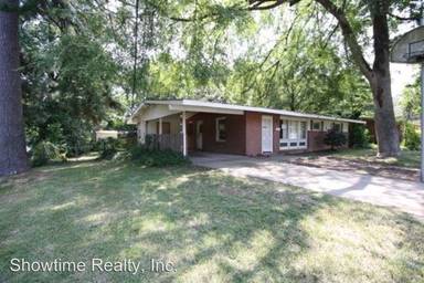 Main picture of 868 Emerald St