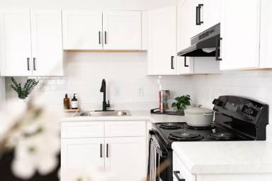 Main picture of 1715 Grech St