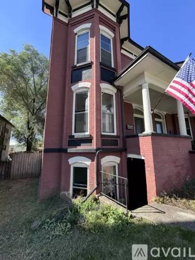Main picture of 300 Douglas Ave