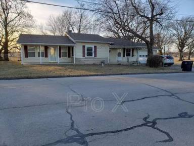 Main picture of 702 S Hall St