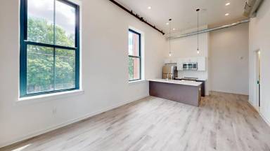Main picture of 70 Roseville Ave