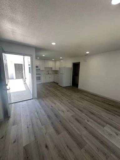 Main picture of 202 Calla Ave