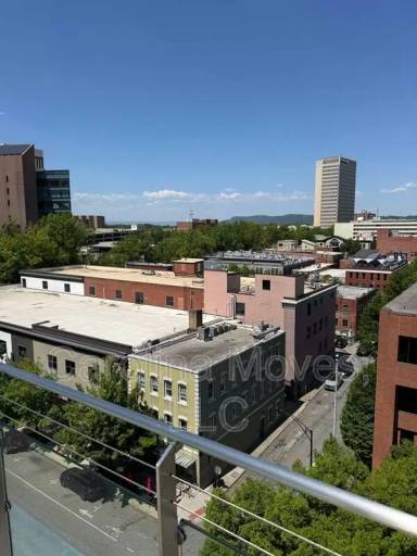 Main picture of 100 E Washington St