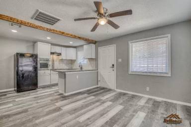 Main picture of 8944 Robert Dr