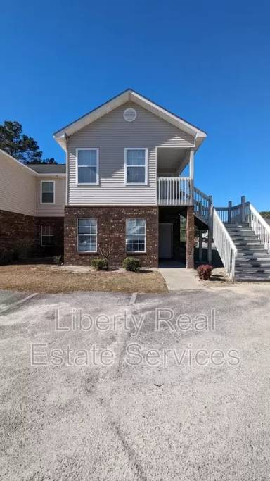 Main picture of 350 Beverly St