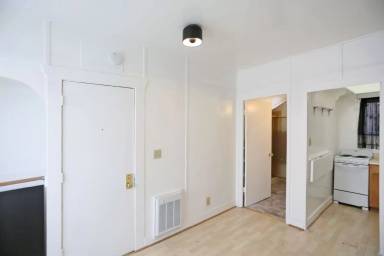 Main picture of 2803 1/2 Greenwich St