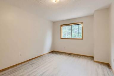 Main picture of 9931 Fillmore St NE