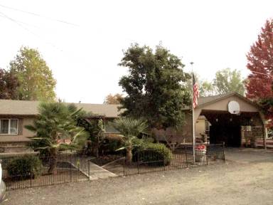 Main picture of 1245 Woodland Dr