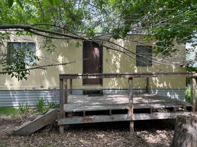 Main picture of 803 3rd St NW