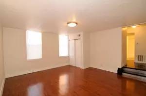 Main picture of 1425 Pleasant St