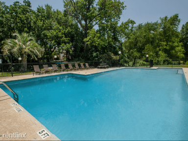 Main picture of Forest Creek Village