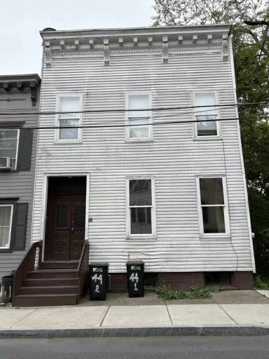 Main picture of 44 Osborne St