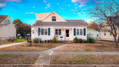 Main picture of 530 Sterling St