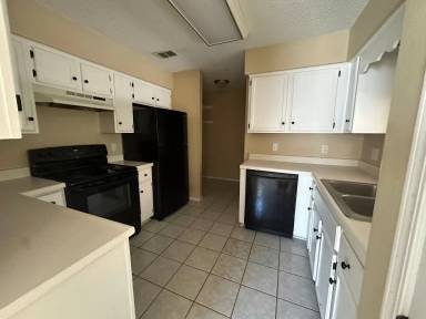 Main picture of 2111 Timberwood Ln