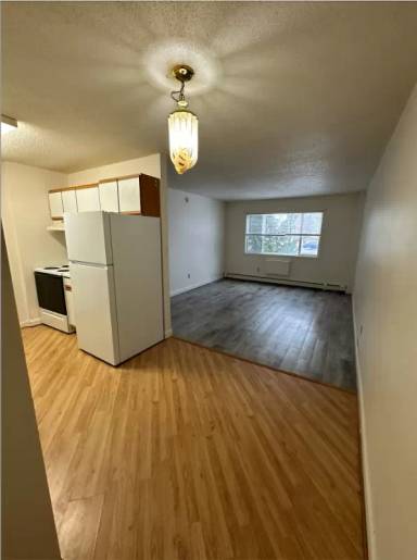 Main picture of 1508 Highway 1 E