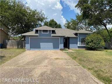 Main picture of 7004 Dubuque Ln