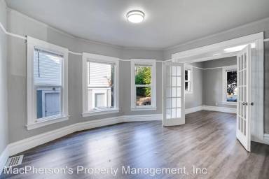 Main picture of 1209 NE 56th St