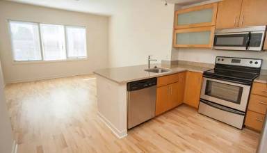 Main picture of 242 E Water St