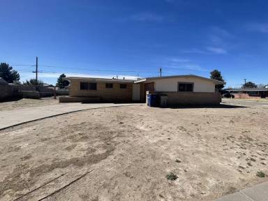 Main picture of 4449 Finch Way