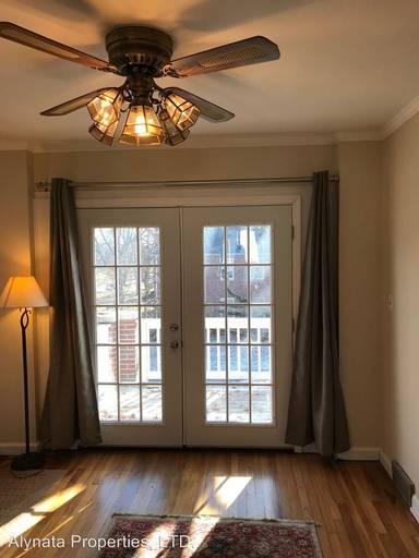 Main picture of 555 Eastmoor Blvd