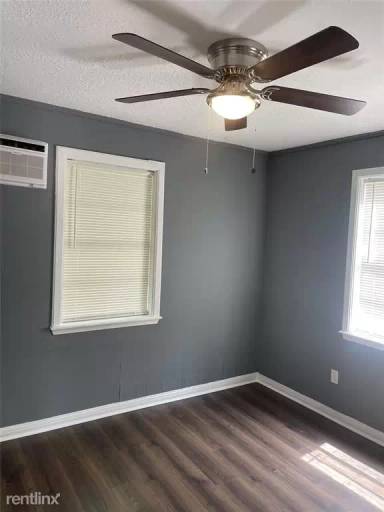 Main picture of 4804 Ireland St