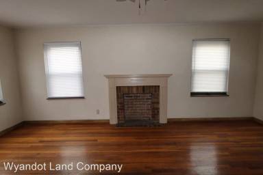 Main picture of 4655 N High St