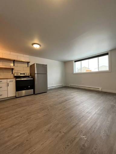 Main picture of 215 S 19th Ave - F
