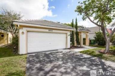 Main picture of 8941 Lake Park Cir N