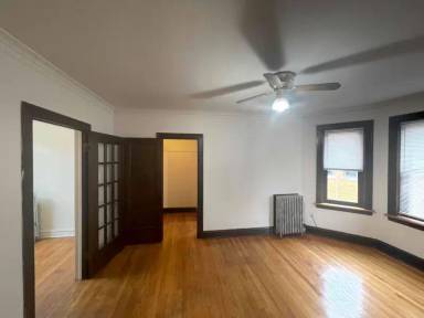 Main picture of 5958 W Fillmore St
